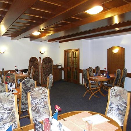 Penzion A Restaurace U Veterana Frenštát pod Radhoštěm Kültér fotó