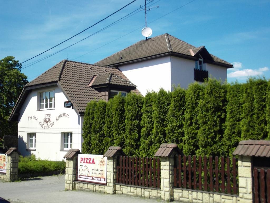 Penzion A Restaurace U Veterana Frenštát pod Radhoštěm Kültér fotó